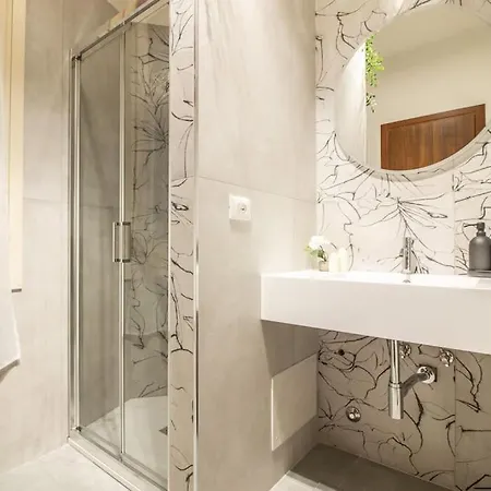 Ginevra -self Check-in Apartment Bologna